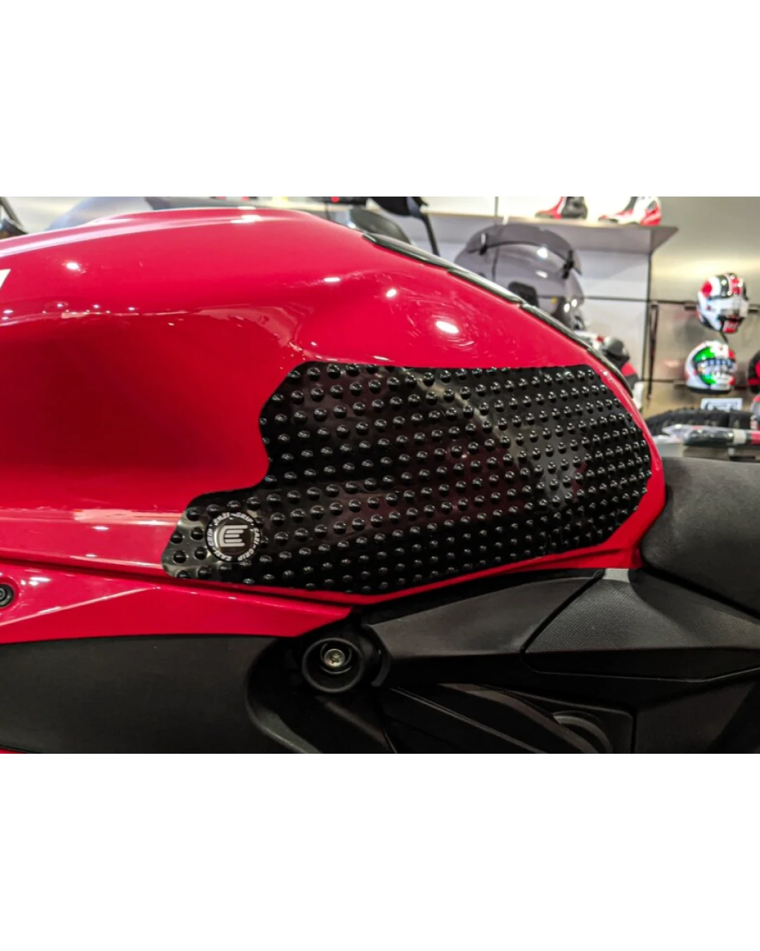 Протектор за резервоар R&G RACING Eazi-Grip Evo Tank Traction Pads Set - Black Ducati Panigale V2 20-24
