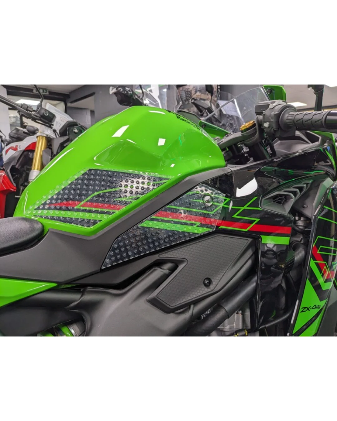 Протектор за резервоар R&G RACING Eazi-Grip Evo Tank Traction Pads Set - Clear Kawasaki ZX-4RR 23-25