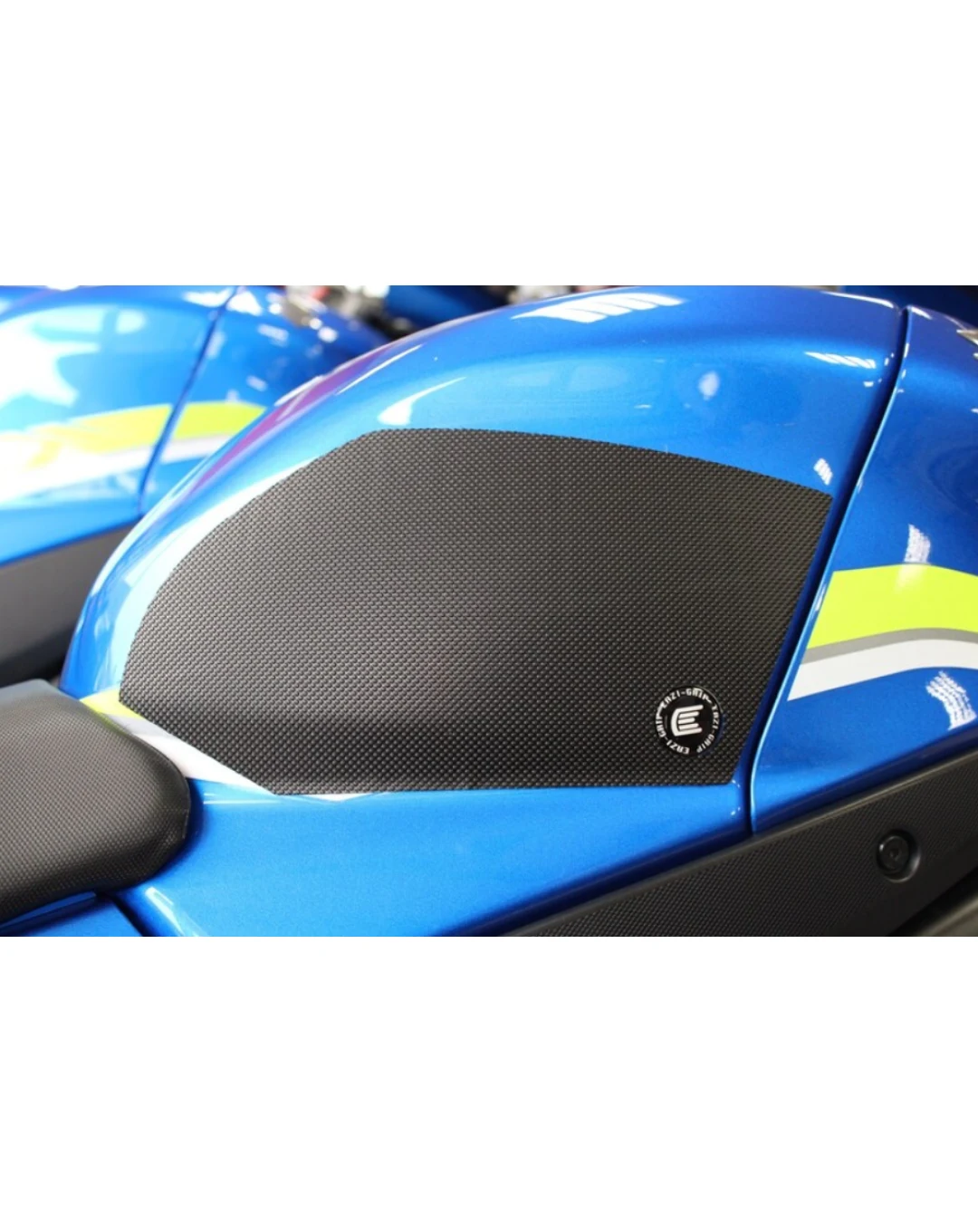 Протектор за резервоар R&G RACING Eazi-Grip Pro Tank Traction Pads Set - Black GSX-R 1000 17-21