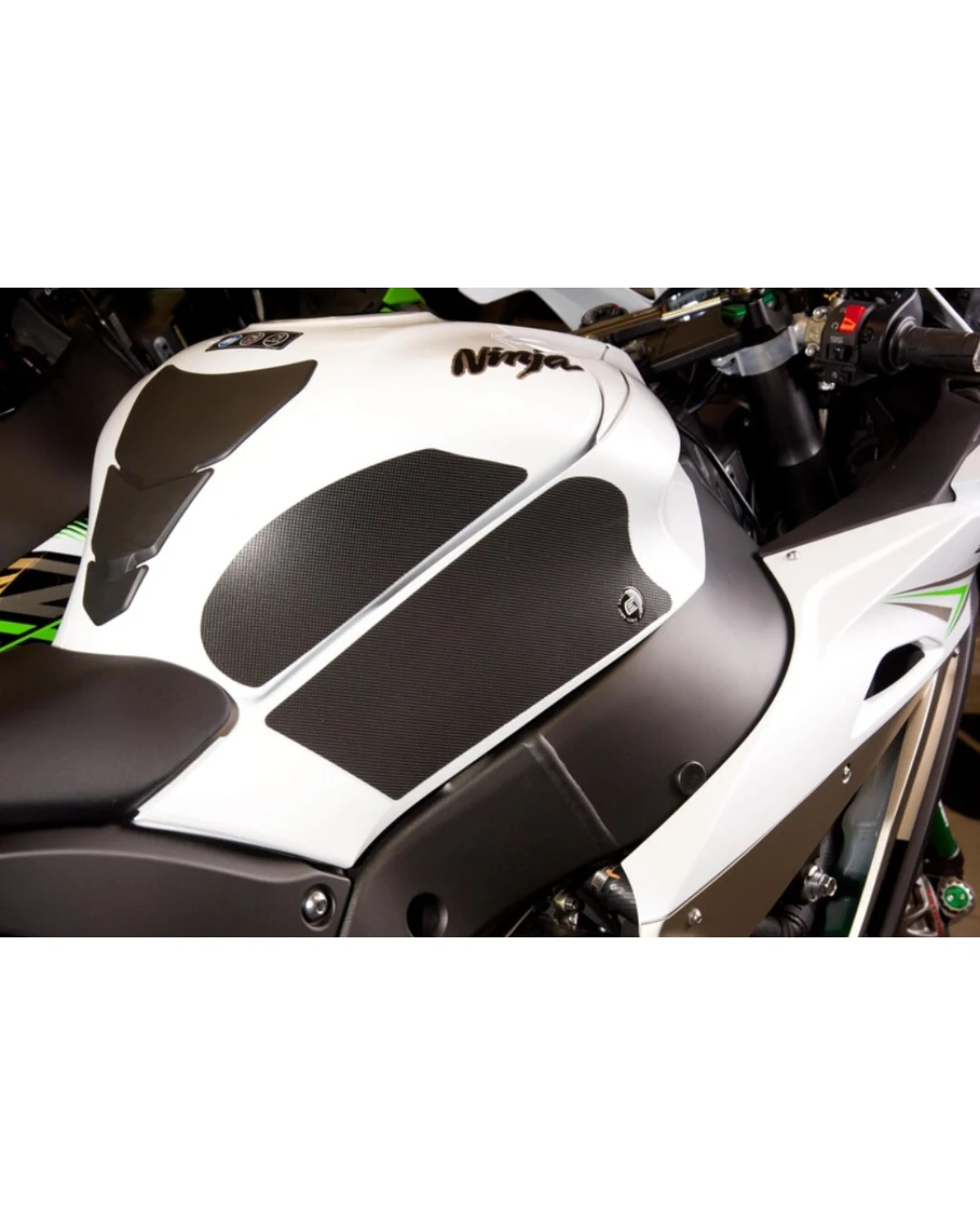 Протектор за резервоар R&G RACING Eazi-Grip Pro Tank Traction Pads Set - BLACK Kawasaki ZX-10R/RR