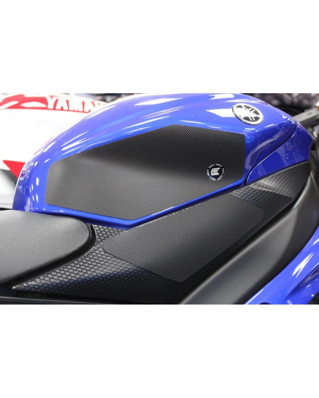 Протектор за резервоар R&G RACING Eazi-Grip Pro Tank Traction Pads Set - Black Yamaha R6 08-16