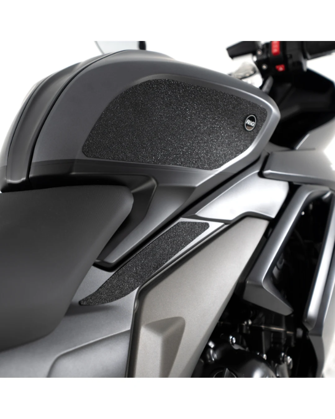 Протектор за резервоар R&G RACING Tank Traction Grips BLACK Triumph Daytona 660 24-25