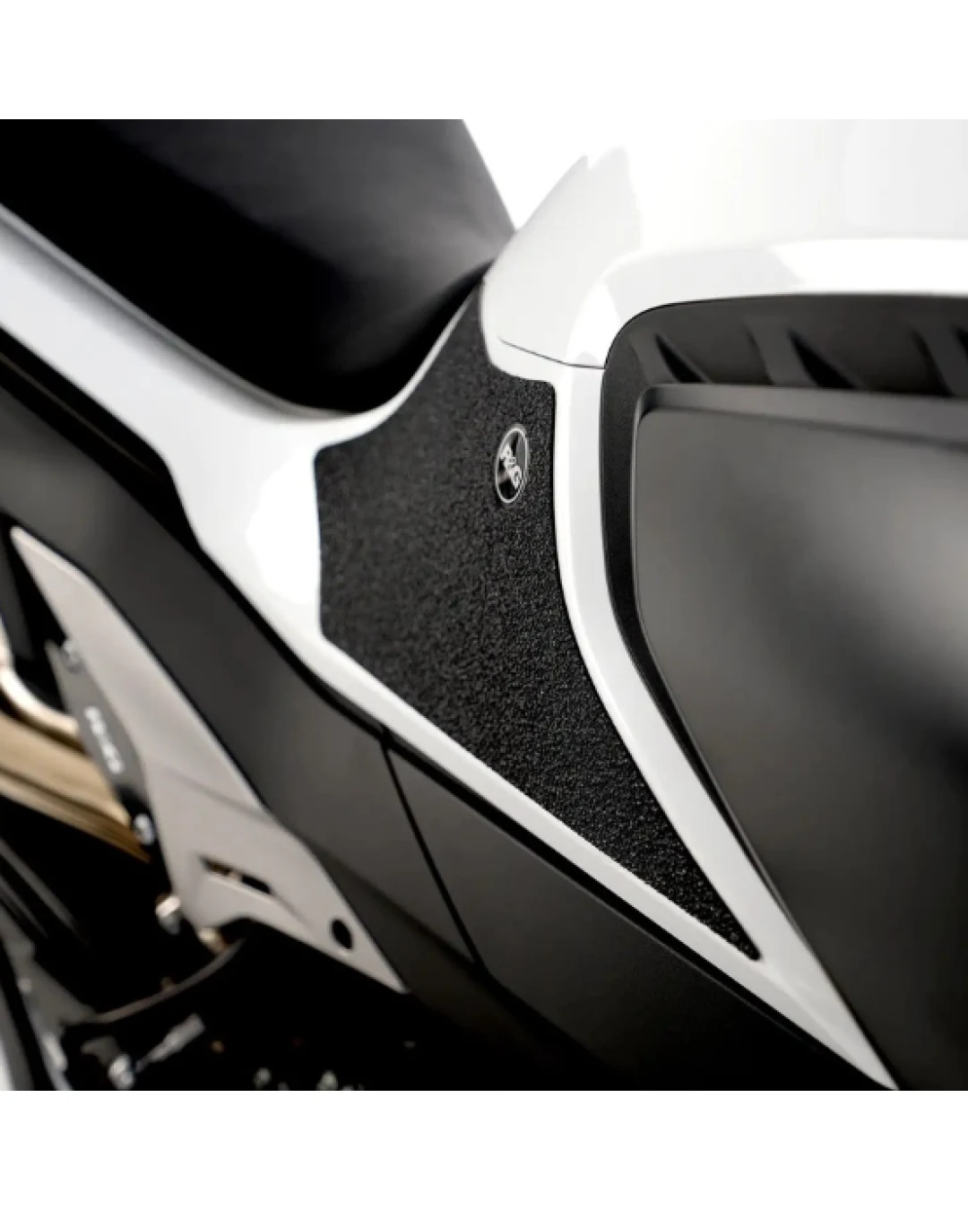 Протектор за резервоар R&G RACING Tank Traction Pads (Set 2 Pieces) - Black CFMOTO 800NK SPORT 23-25 / ADVANCED 23-24