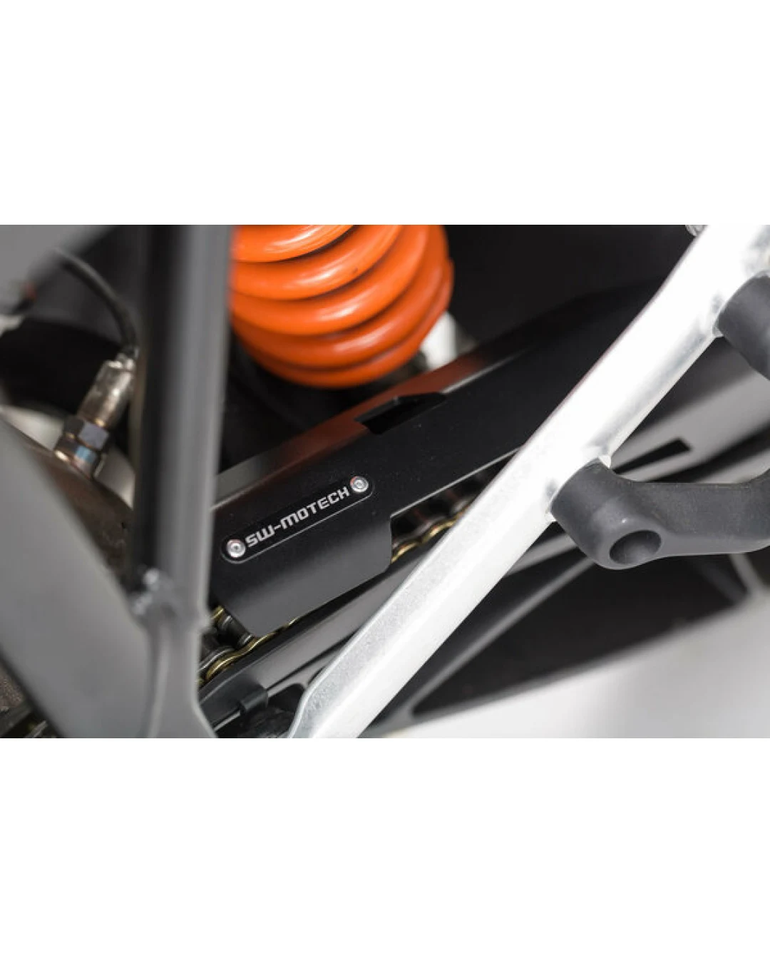 Протектор за верига SW-MOTECH Chain Guard Extension KTM ADVENTURE 1090/1190 / SUPER-ADV 1290