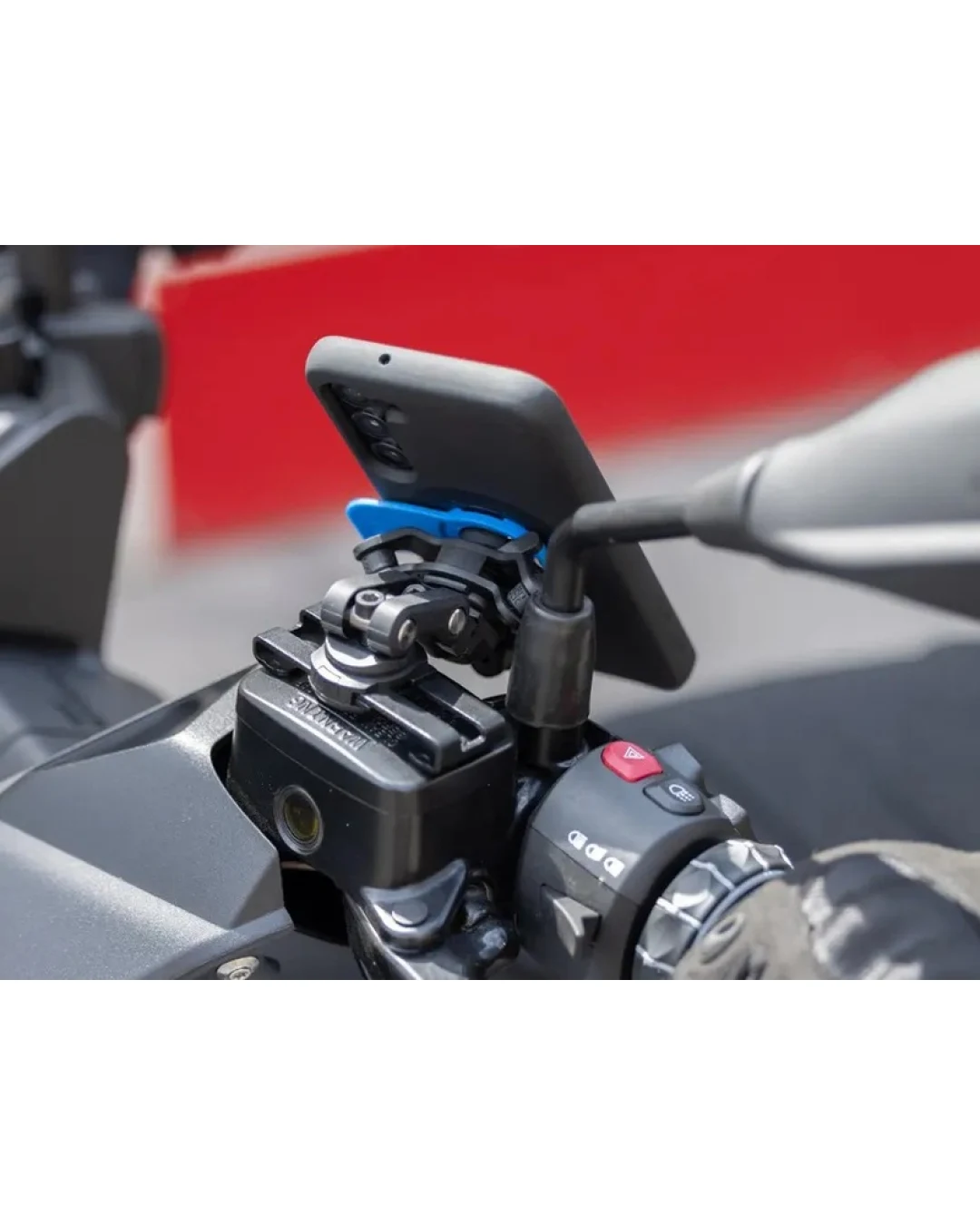 Система за монтаж QUAD LOCK Brake Reservoir Phone Mount V2