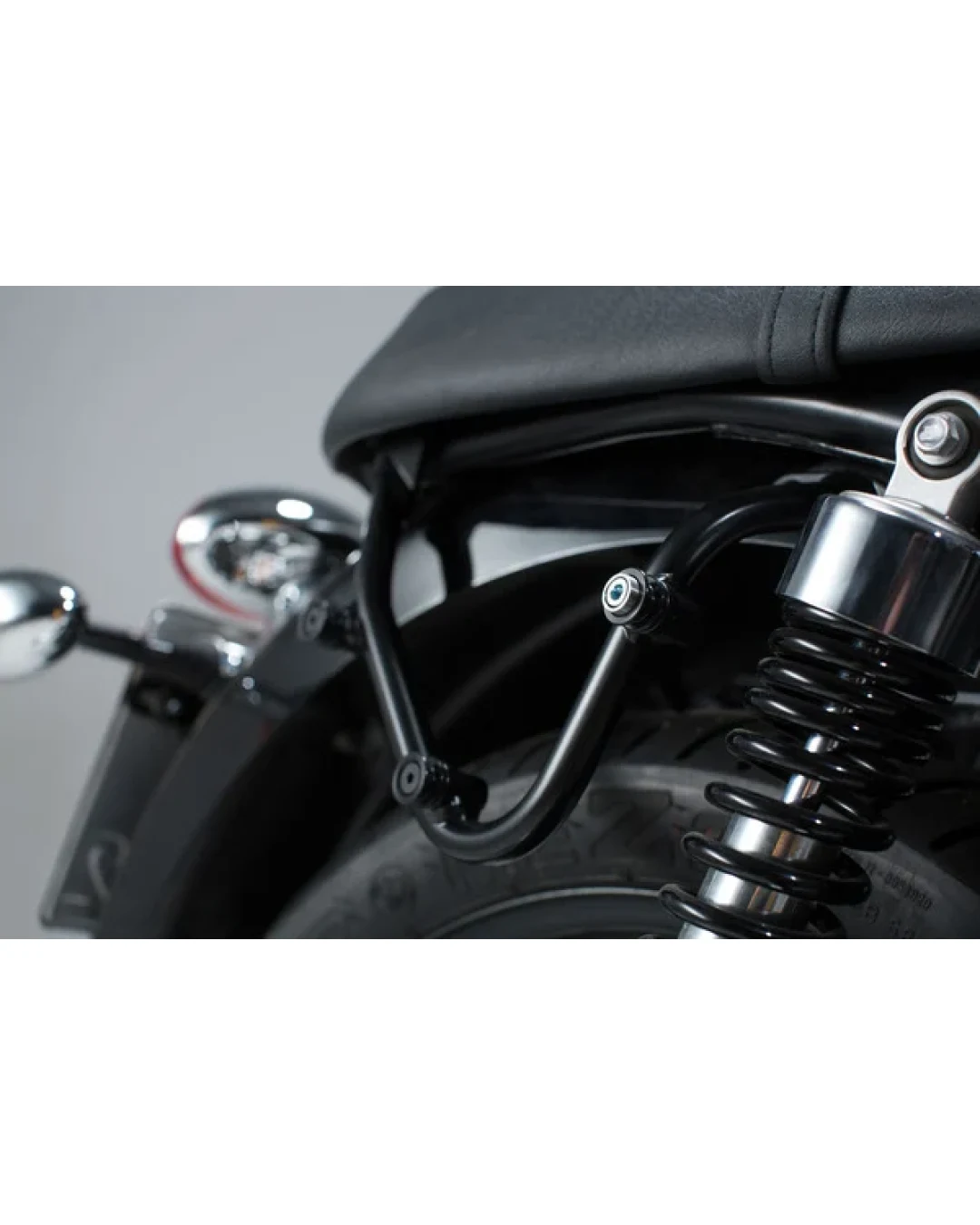 Стойка за куфар SW-MOTECH SIDE CARRIER SLC R BONNEVILLE 865
