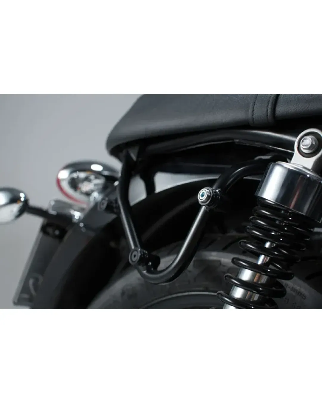Стойка за куфар SW-MOTECH SIDE CARRIER SLC R BONNEVILLE 865