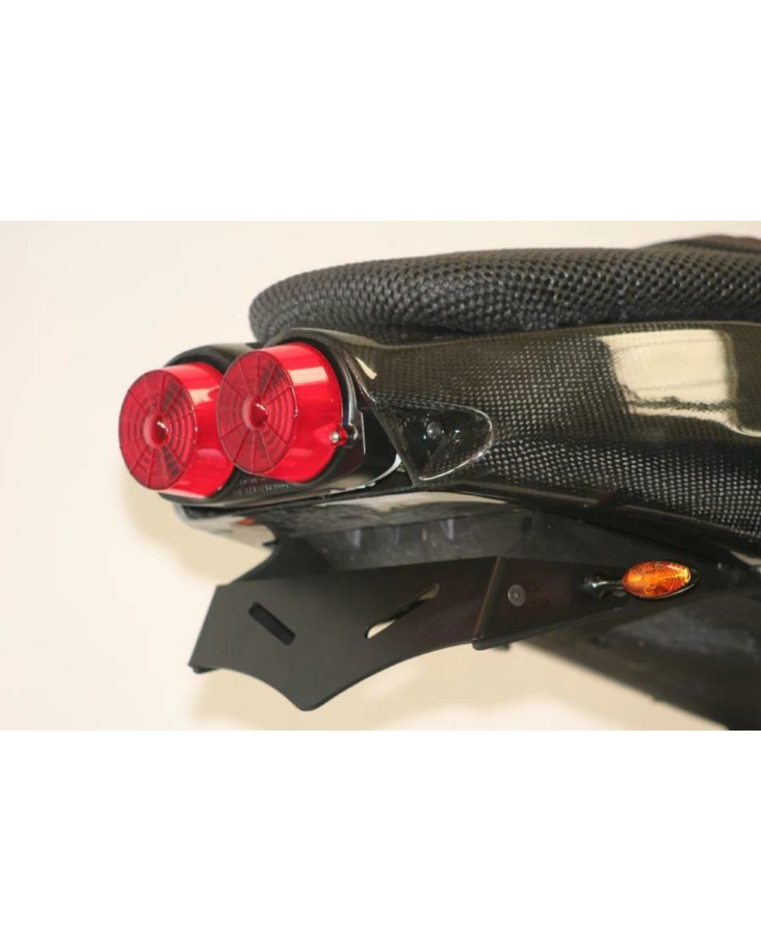 Стойка за номер R&G RACING Licence Plate Holder Aprilia RSV '01-03 Tuono, 1000 '02-05