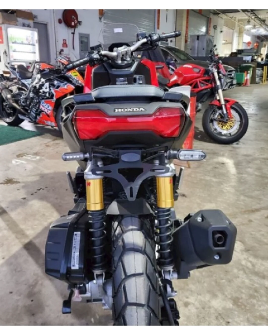 Стойка за номер R&G RACING Licence Plate Holder Honda ADV150 '21-