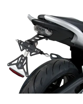 Стойка за номер с вградена задна светлина BARRACUDA Suzuki Gladius