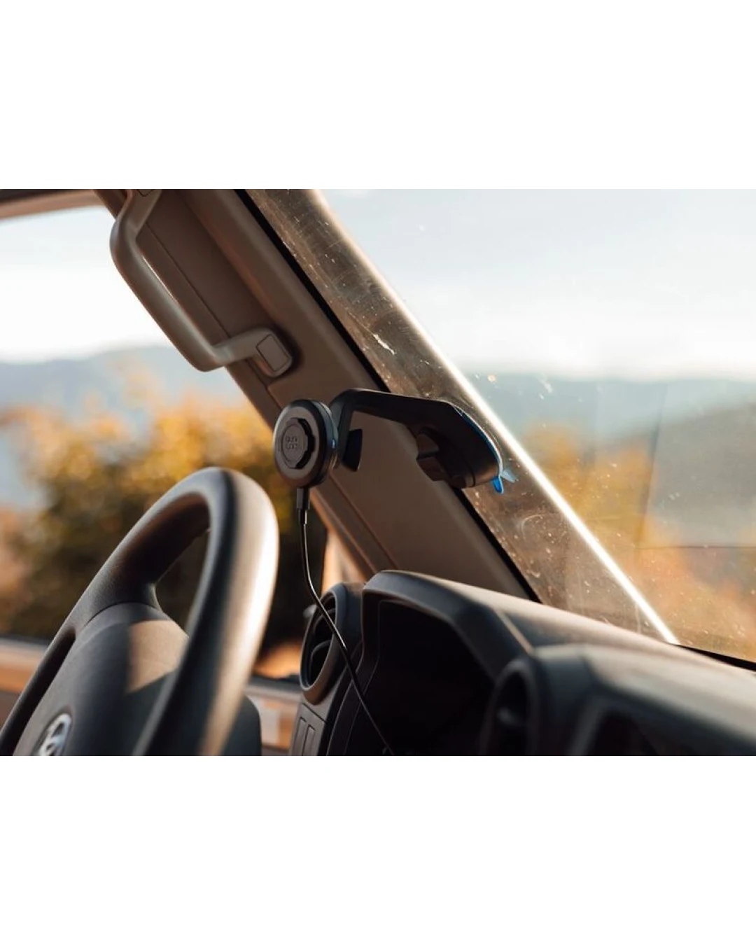 Стойка за телефон QUAD LOCK Windscreen/Dash Car Mount