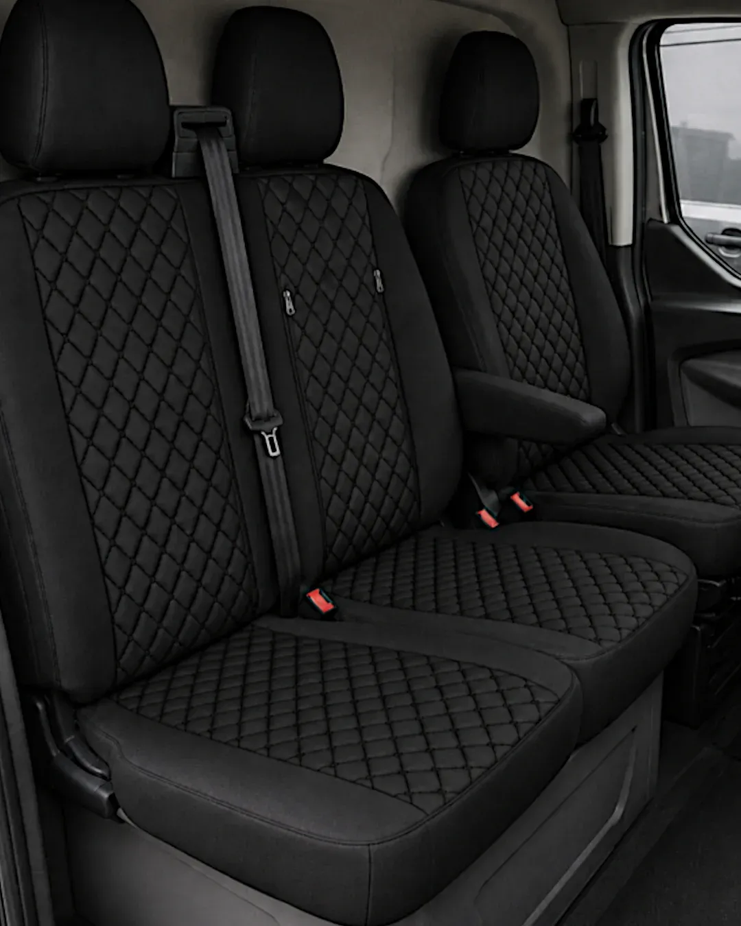 Тапицерия за Ford Transit Custom - черна / черен шев, 8 части (2012+)