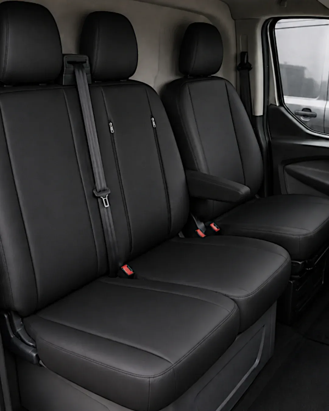 Тапицерия за Ford Transit Custom - черно, Еко кожа - 8 части (2012+)