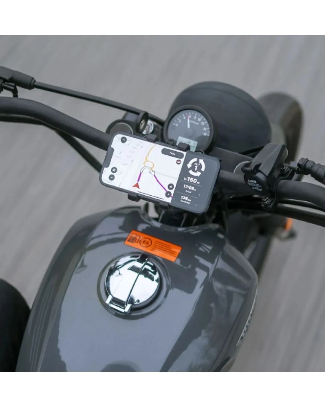 Универсално захващане за телефон MOTO BUNDLE UNIVERSAL CLAMP