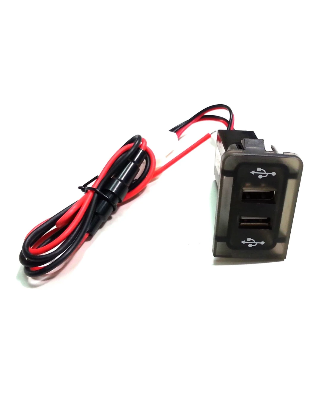 USB зарядно с два USB изхода за автомобил Голф 4/Бора 4 VW Golf 4 Bora 4 Червен Цвят