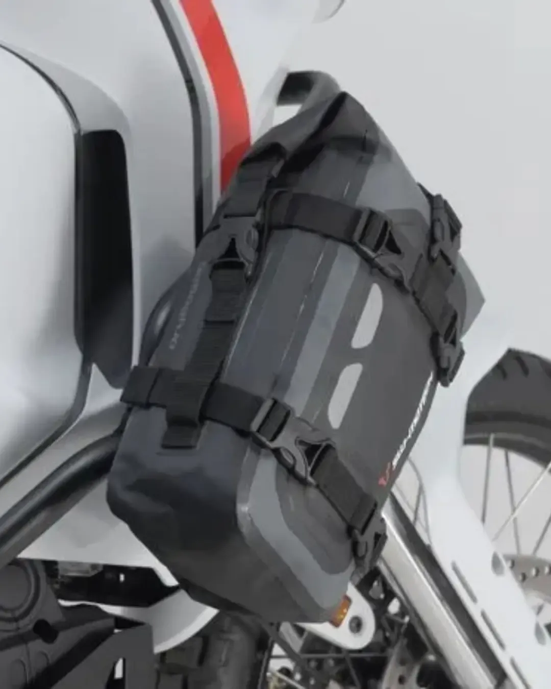 Водоустойчива чанта SW-MOTECH Drybag 80 (8L) Black